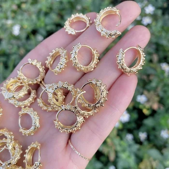 5 Perechi, Minimalist Răsucite Mici Hoop Cercei pentru Femei de Moda de Culoare de Aur Cercul de Metal de Mici Cercuri Mark Ureche Catarama Bijuterii